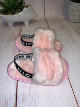 Load image into Gallery viewer, &quot;Fluffy&quot;Pink Baby Slippers
