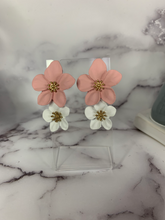 Load image into Gallery viewer, &quot;Lily&quot; Two toned Flower Earrings
