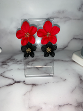 Load image into Gallery viewer, &quot;Lily&quot; Two toned Flower Earrings
