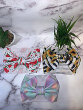 Load image into Gallery viewer, Big Bow Baby Headband
