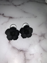 Load image into Gallery viewer, Matte Black Flower Stud Earrings
